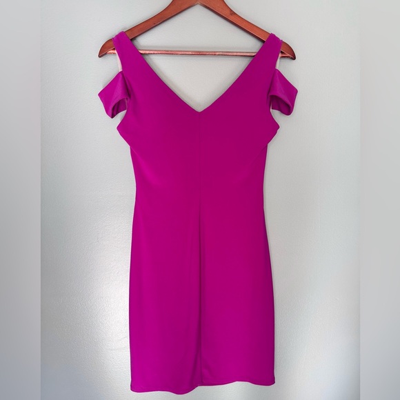 Lauren Ralph Lauren Magenta Ruched Cold Shoulder Sheath Dress | Size 4 - Picture 4 of 4